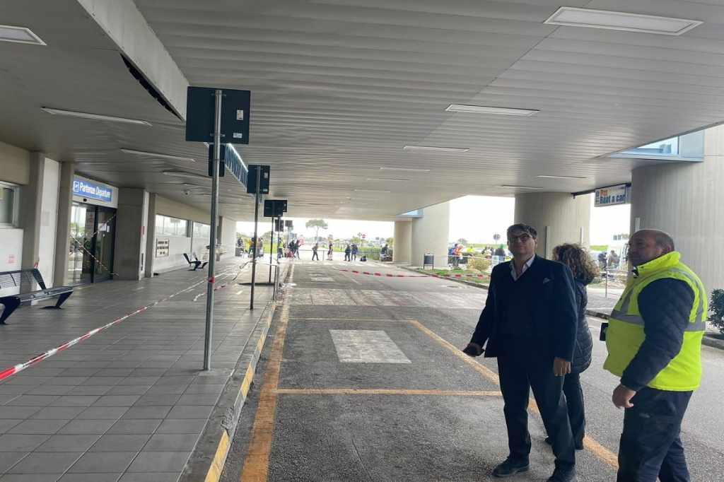 Tromba d'aria all'aeroporto di Trapani, danni per il maltempo - FB
