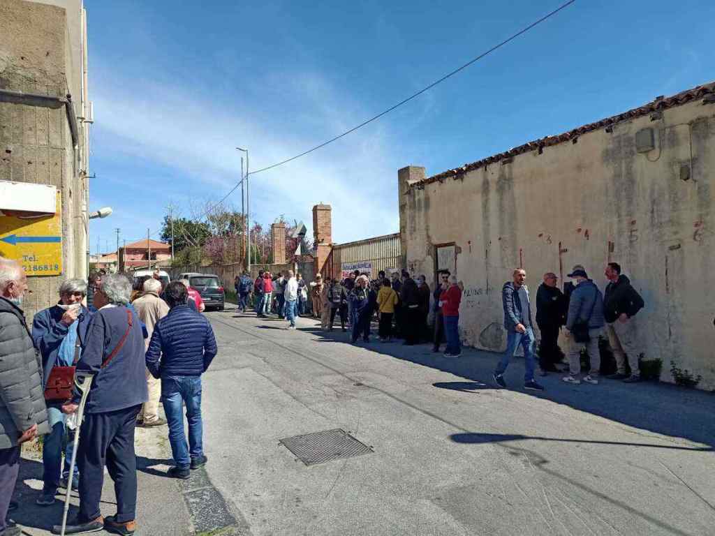 Ex Sanderson, protesta dei comitati - flashmob del 6 aprile 2024 - QdS, foto di Hermes Carbone 