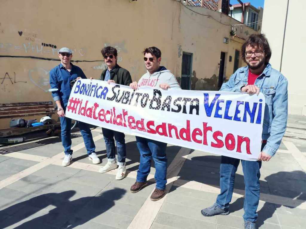 Ex Sanderson, protesta dei comitati - flashmob del 6 aprile 2024 - QdS, foto di Hermes Carbone 