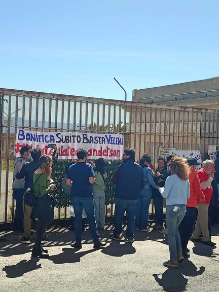 Ex Sanderson, protesta dei comitati - flashmob del 6 aprile 2024 - QdS, foto di Hermes Carbone 