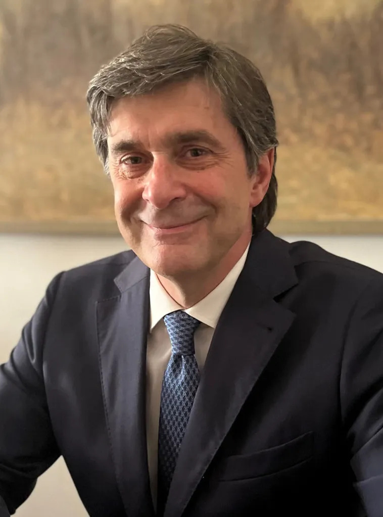Avvocato Roberto Manzi, uno dei massimi esperti italiani in materia di concessioni demaniali