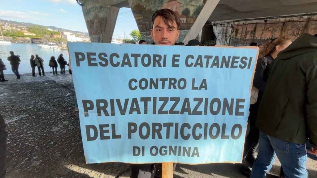 No-alla-Privatizzazione-del-Porticciolo-di-Ognina-